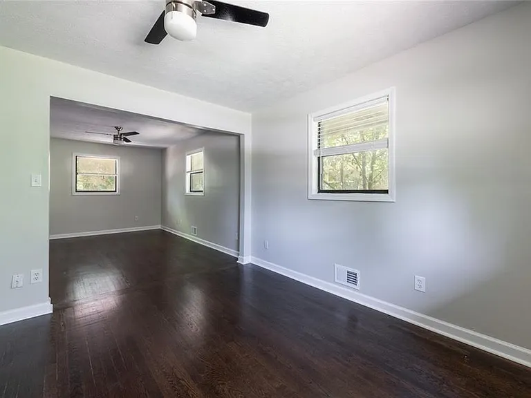 1947 Farris Dr — Photo 15