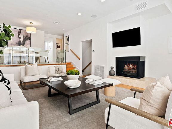 3rd image of 1138 20th St APT 7