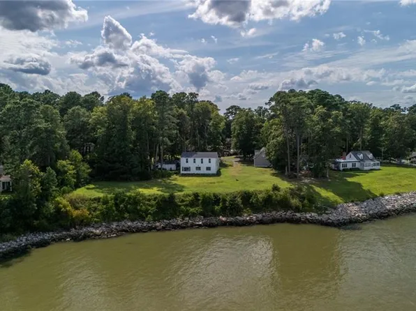 10409 Rainbow Rd, Carrollton, VA 23314