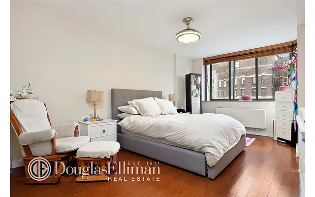 Rented by Douglas Elliman | media 37