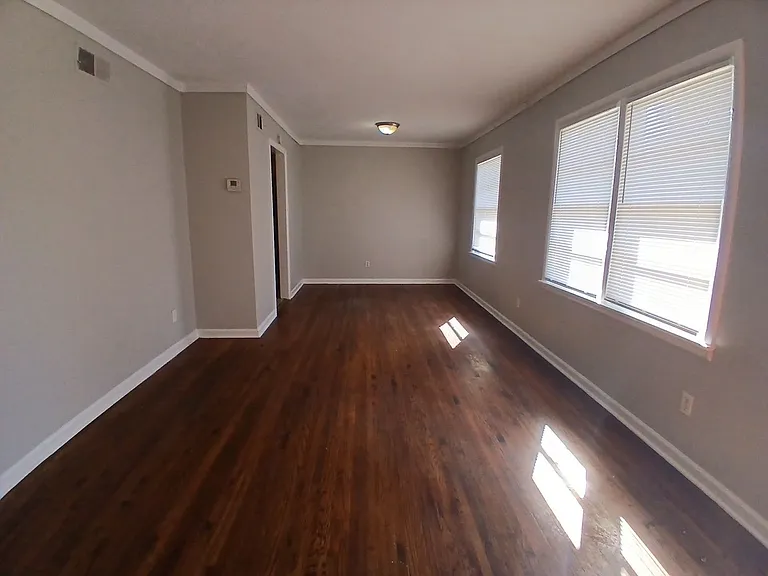 3614 Steele St — Photo 4