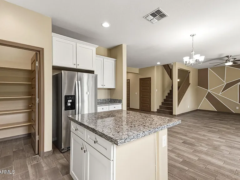 7422 S 28th Pl — Photo 17
