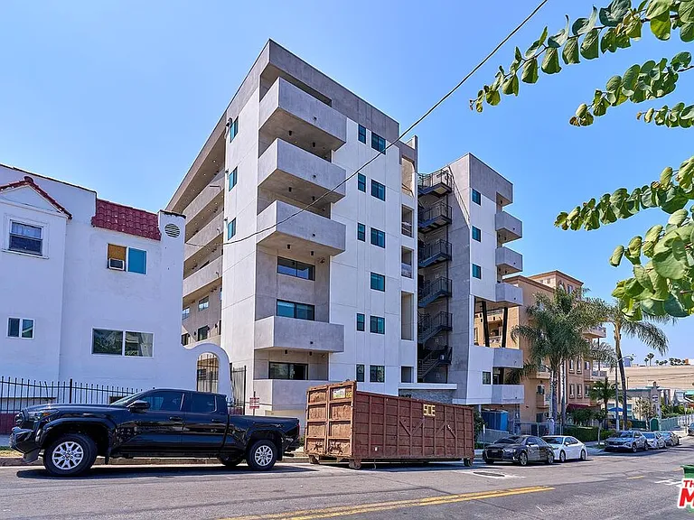 1047 Fedora St #601 — Photo 7