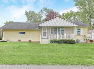 1474 County Road B E, Maplewood, MN 55109