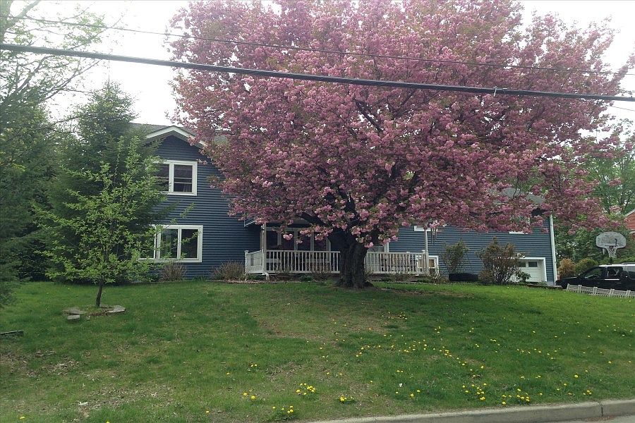 1st image of 11 Saint Anne Dr