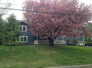 11 Saint Anne Dr, New Windsor, NY 12553