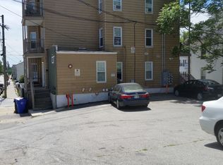 524 Wilson St APT 2, Manchester, NH 03103