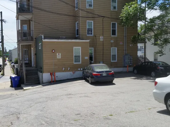 524 Wilson St APT 2, Manchester, NH 03103