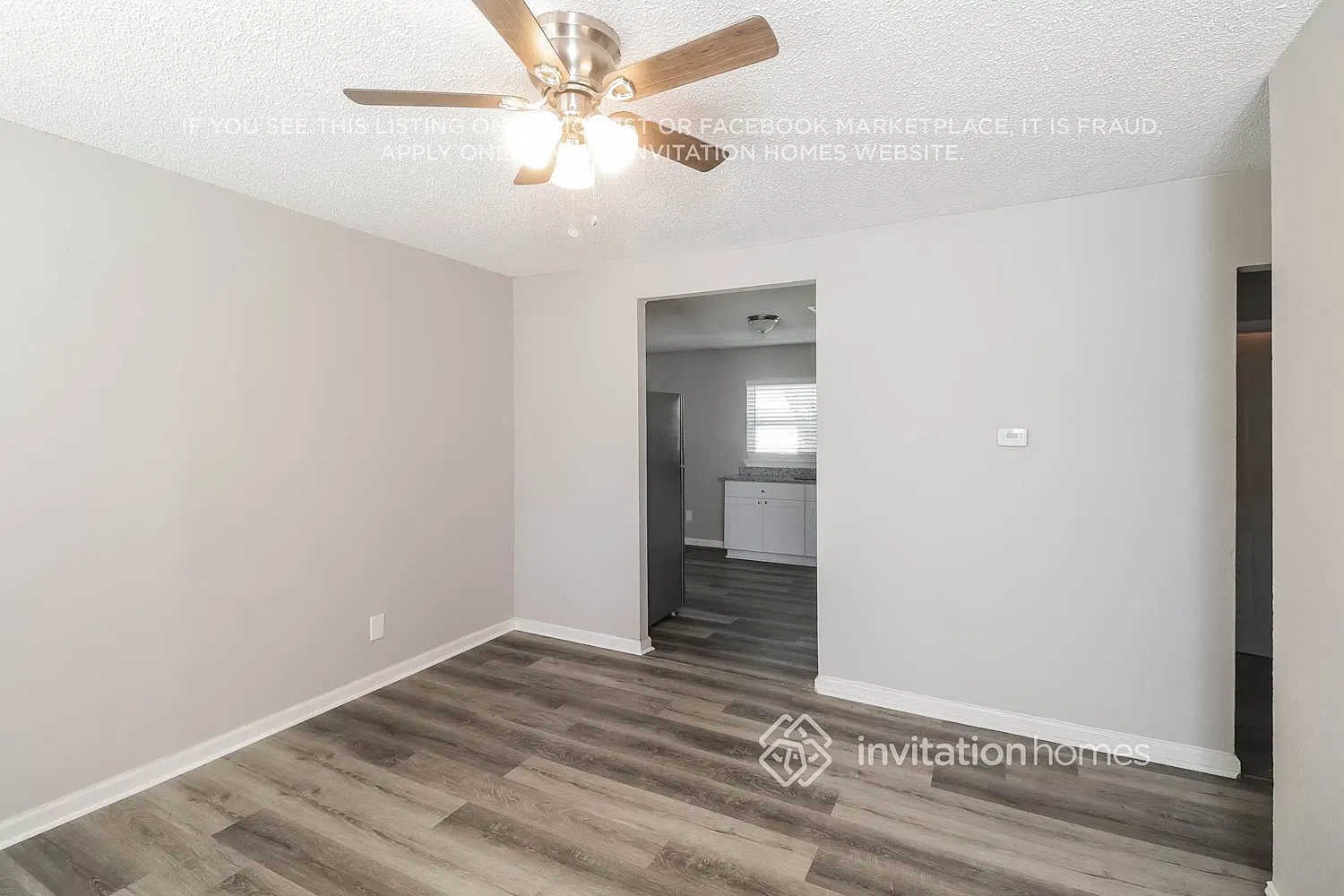 911 Glynn Oaks Dr Arlington, TX 76010 — Photo 3