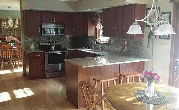 2nd image of 47 Sherwood Ln