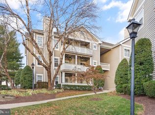 14300 Grape Holly Grv APT 13, Centreville, VA 20121