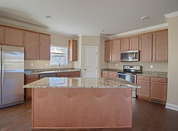 3rd image of 69 Day Lilly Ct