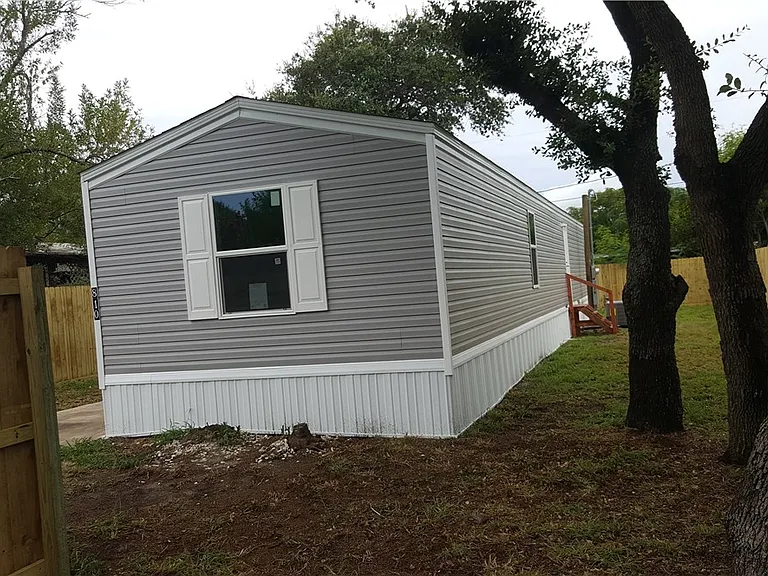 810 McDonald St — Photo 26