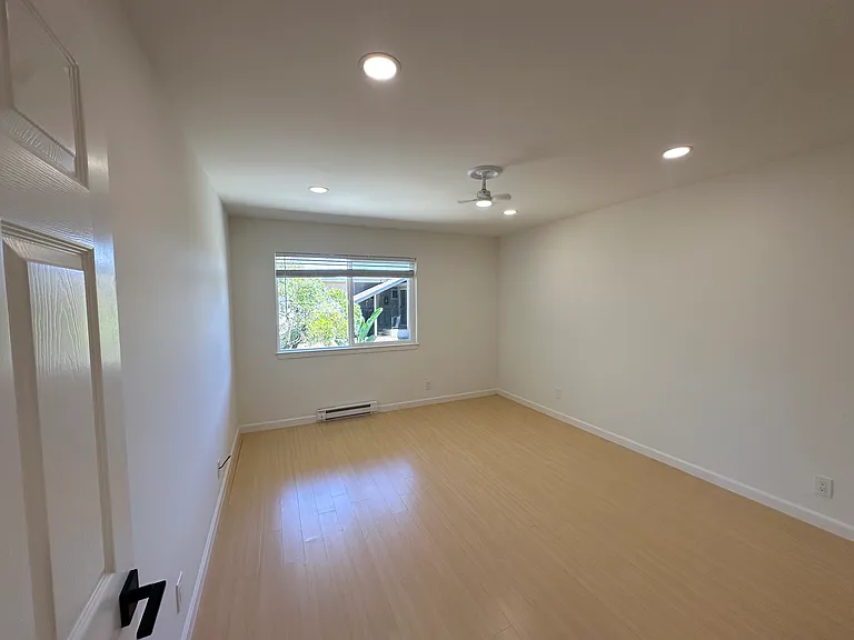 1336 Palos Verdes Dr #5 — Photo 16