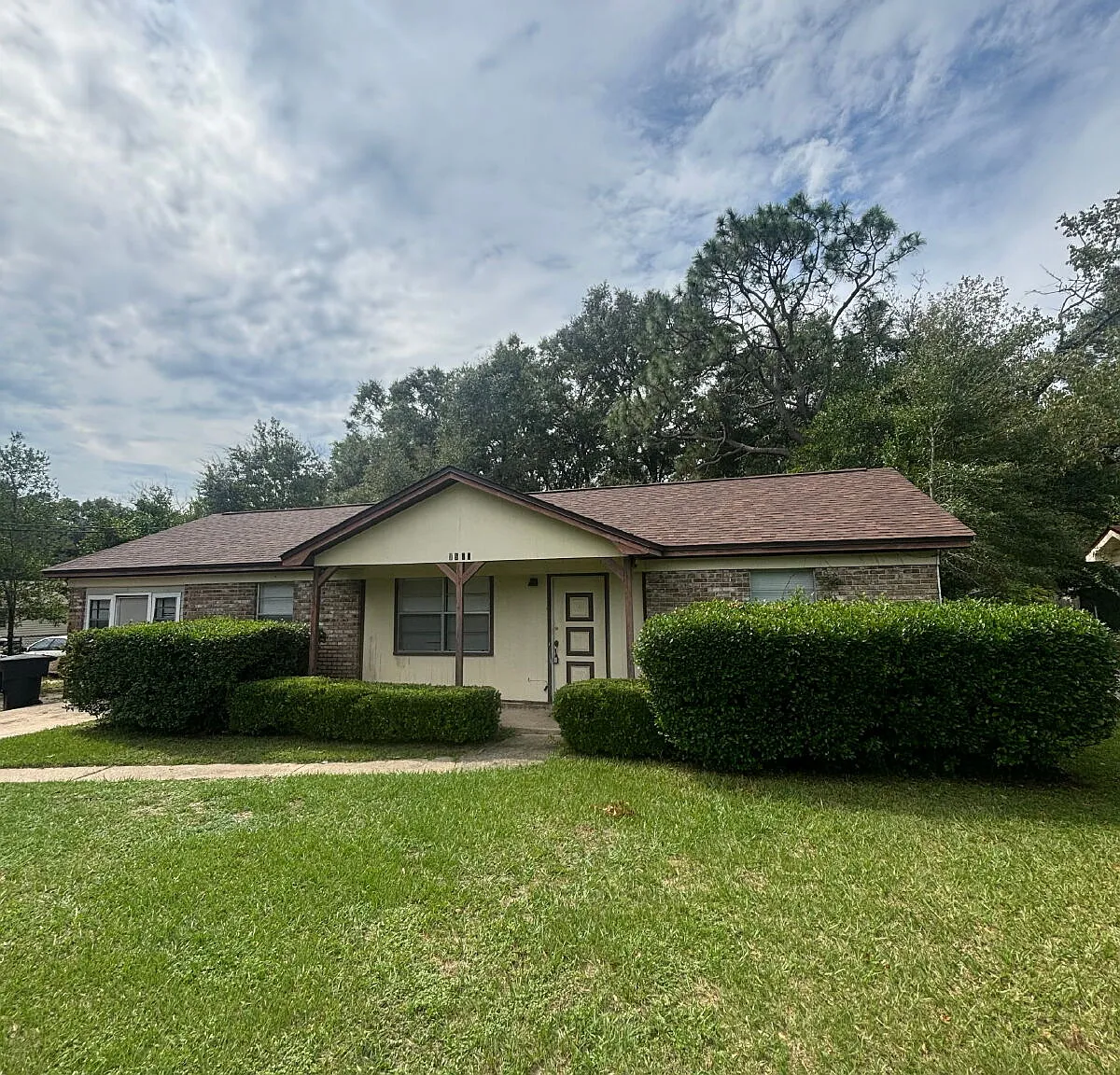 3 bed, 2.0 bath, 1092 sqft, $1,400 — Photo 2