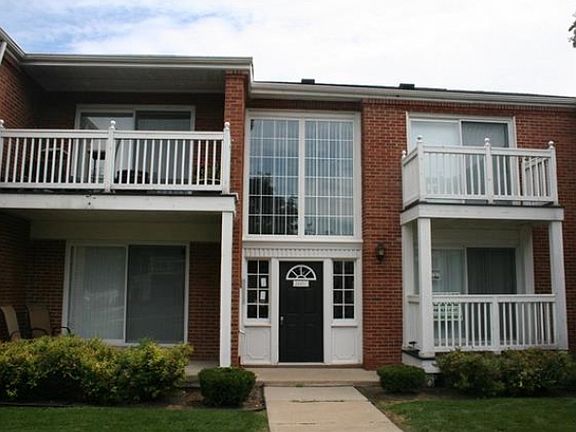 2nd image of 2445 Torquay Ave APT 210