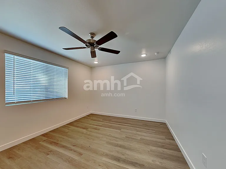 12523 W Flynn Ln — Photo 11