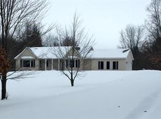 10664 Tefft Ave NE, Rockford, MI 49341