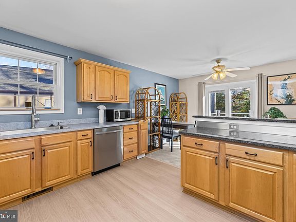 5th image of 1203 Richmond Dr