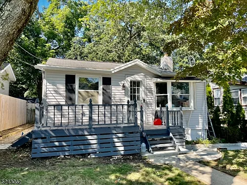 42 Oneida Ave Photo 1