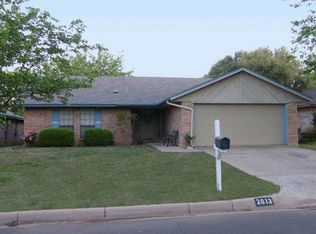 2613 S Meadow Dr, Fort Worth, TX 76133