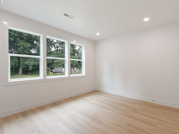 4th image of 10108 NE 10th St