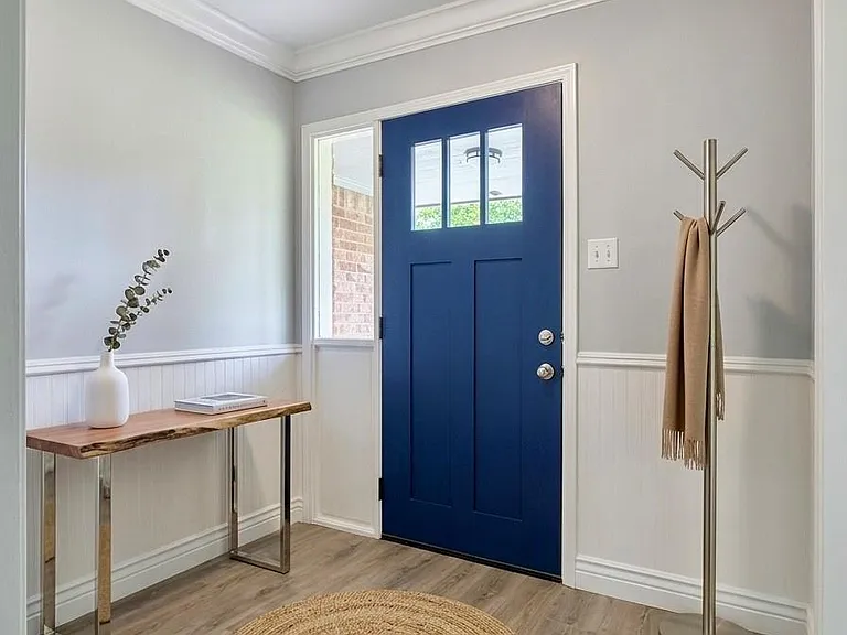 14011 Wickersham Ln — Photo 4