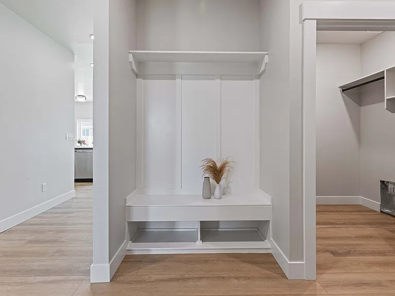 569 Idaho Ave — Photo 13