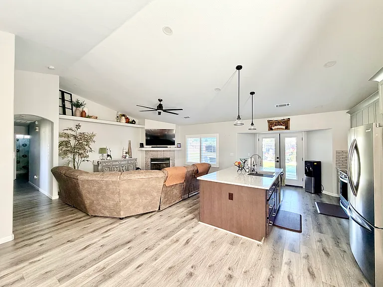 1468 Cornell Ct — Photo 19