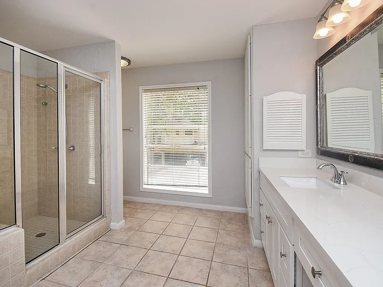 201 Vanderpool Ln #113 — Photo 28