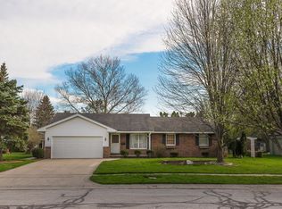841 Continental Dr, Waterville, OH 43566
