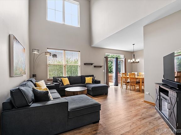 3rd image of 279 Tower Hill Dr #279