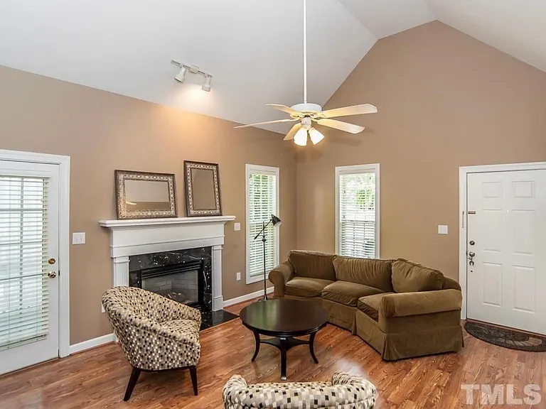 Pine Mill Ln — Photo 4
