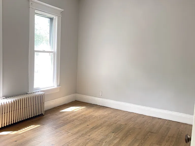 733 Eagle St #2 — Photo 1