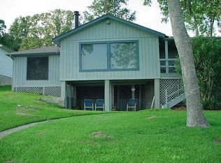 212 Edgewater Way, Pointblank, TX 77364