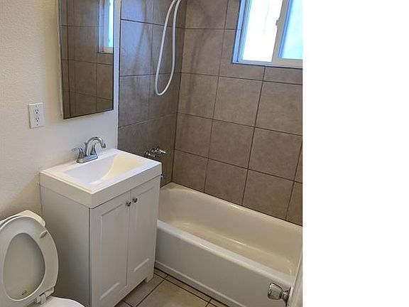 5th image of 9154 S Manhattan Pl