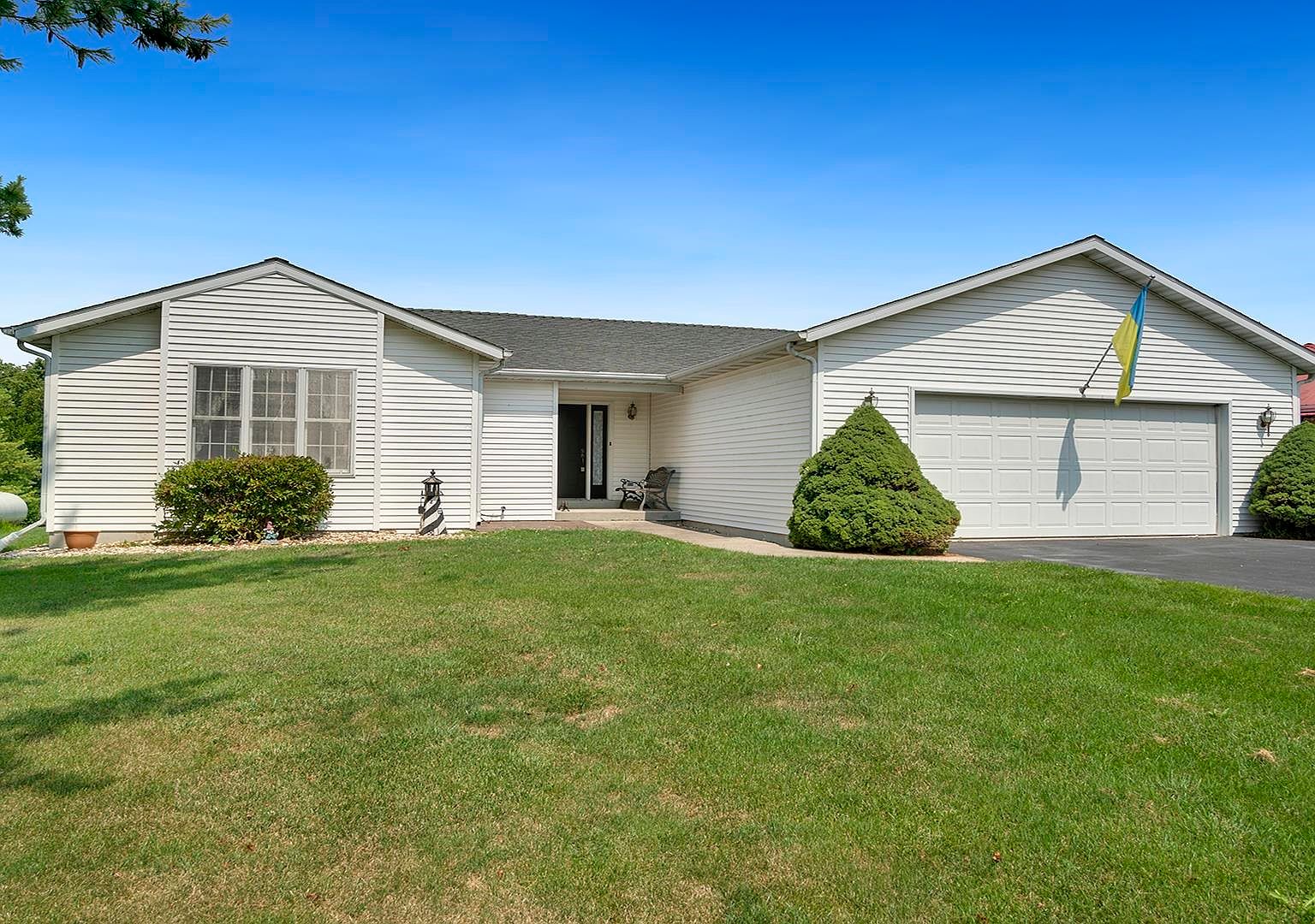 3172 N Silver Ridge Dr