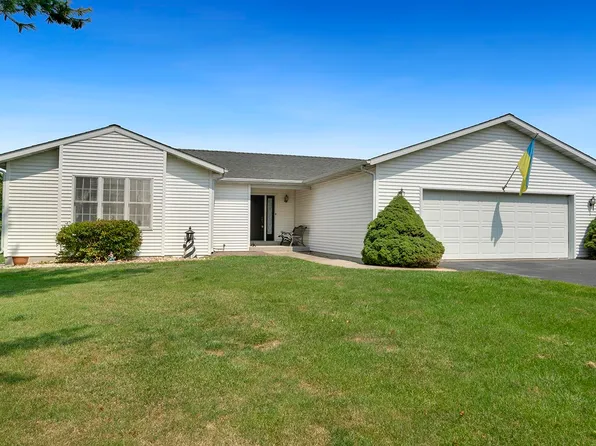 3172 N Silver Ridge Dr, Oregon, IL 61061