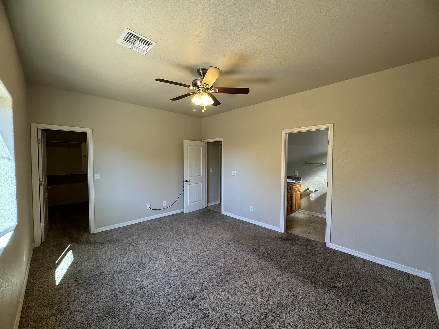 2032 Louise - 1 — Photo 3