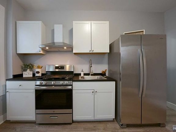 2nd image of 17 Northfield Ave