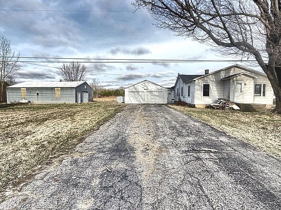 3rd image of 8448 N Center Rd