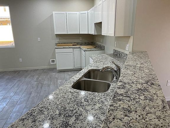 5th image of 94 S Nashville Pl