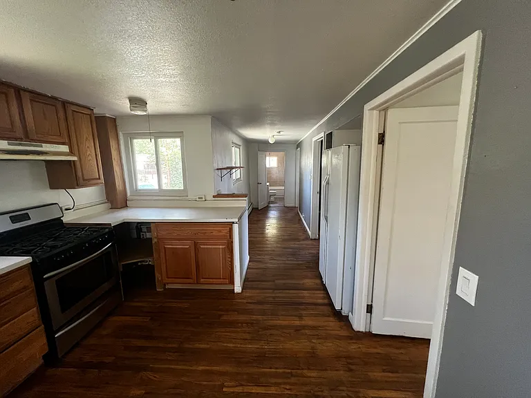 6196 W 8th Ave — Photo 3