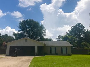 1744 Pinewood Dr, Greenville, MS 38701
