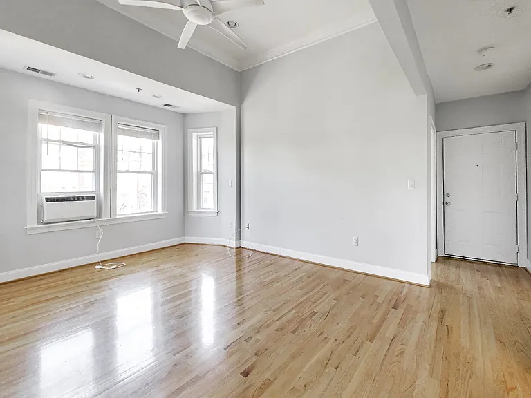 1929 1st St NW #204 — Photo 4