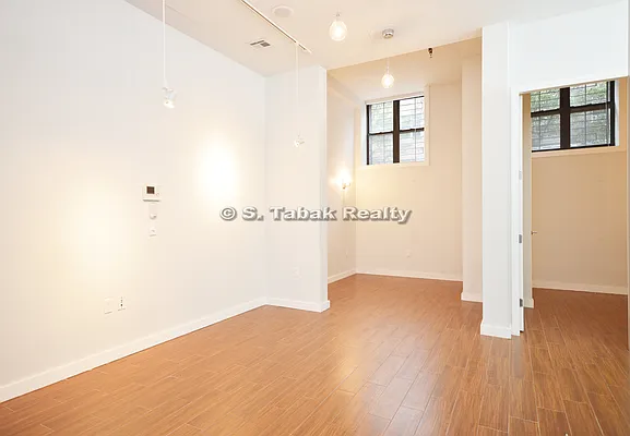 Rented by Sam Tabak | media 66