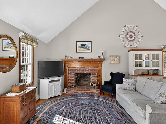 4th image of 115 Wamsutta Road