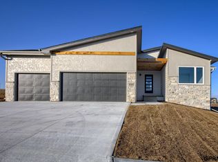 20120 U St, Omaha, NE 68135