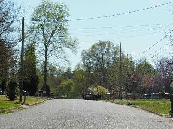 4th image of 1058 Buckingham Ave