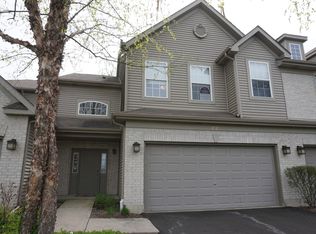 2727 Granite Ct, Prairie Grove, IL 60012